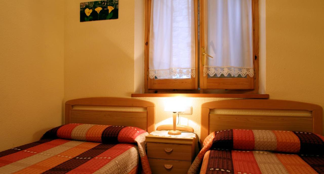 Apartaments La Llucana バルエラ 部屋 写真